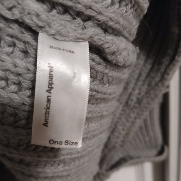 American Apparel Oversized Turtleneck Knit - Picture 4 of 8